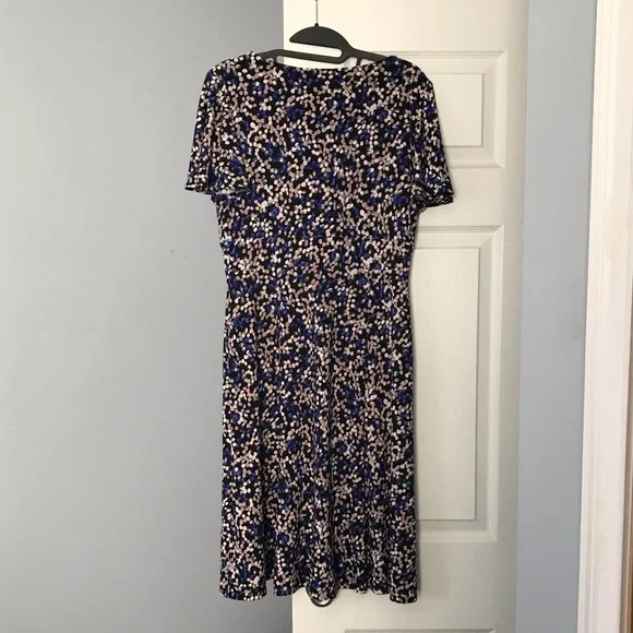 EUC Chaps Swing Dress • Size M • Flutter Sleeves and Fun print! - Picture 2 of 9